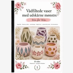 V�dfiltede vaser med udsk�rne m�nstre 